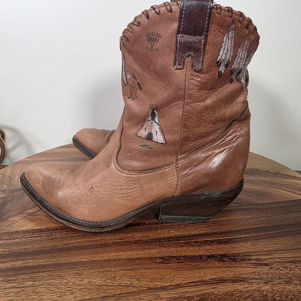 Vtg 90s Zodiac Western Ankle Boots Hand Painted Native American Size 6.5